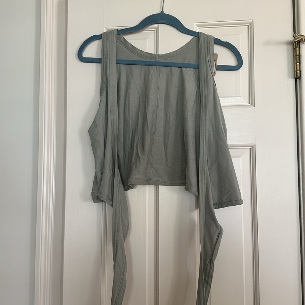 Lululemon Workout Top - Picture 3 of 3